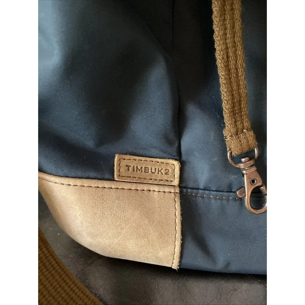 Timbuk2 Monterey Messenger Bag Leather Nylon Fold Over Padded
